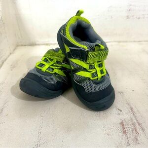💚 Grey/Lime OshKosh Shoes